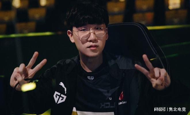 西甲官方：马竞已为阿尔瓦雷斯在西甲完成注册