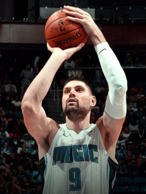 位荷兰中场 位荷兰中场